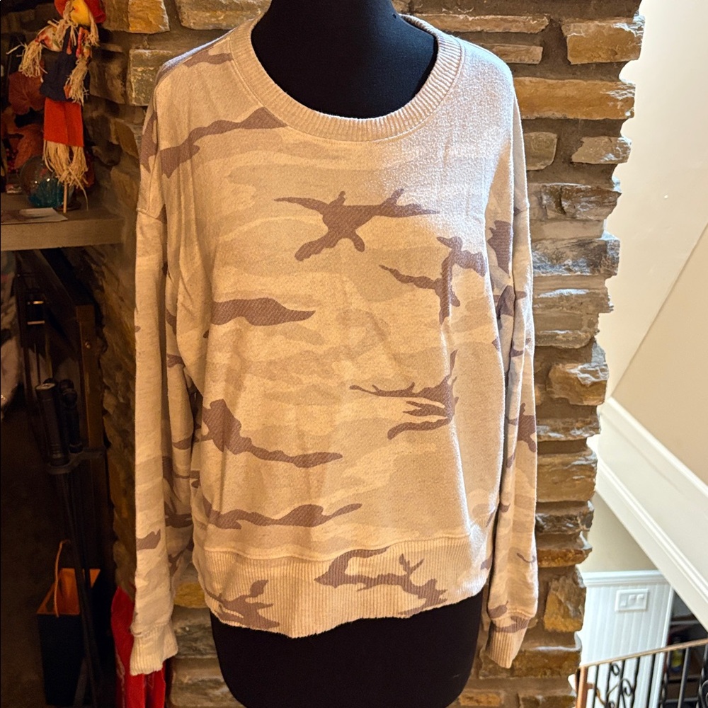Rails Ramona Cream and Tan Camo sweatshirt. Some pilling. No rips or stains.